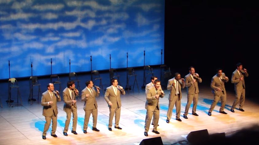 A música é a alma deles: 10 homens encantam a plateia não apenas com sua voz!