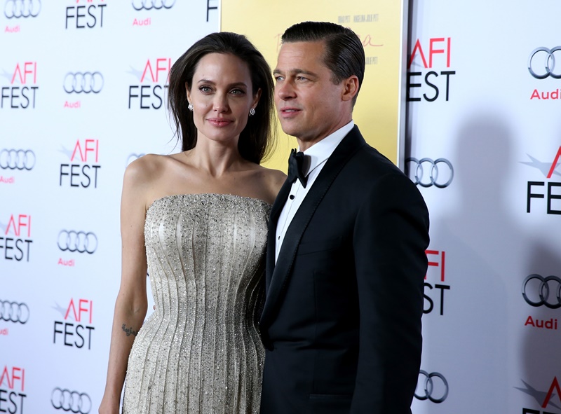 Brad Pitt e Angelina Jolie se reencontram depois de meses separados e lavam toda a roupa suja
