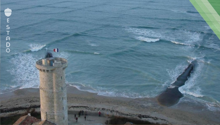Joven captura foto de extrañas olas cuadradas, 30 segundos después descubre el peligro
