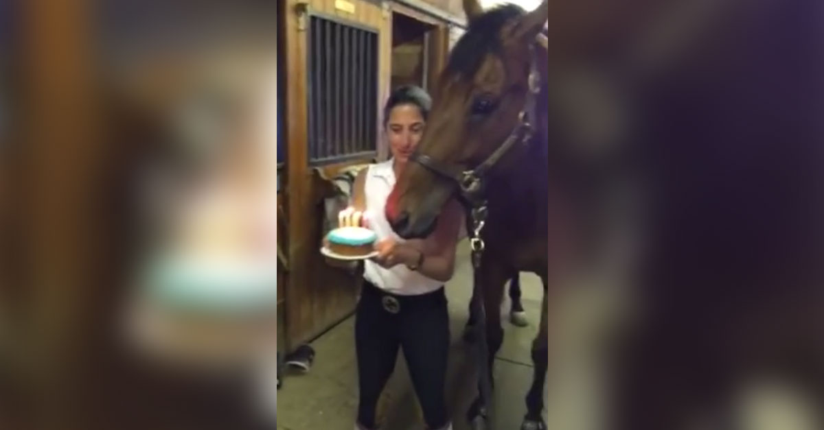 Cuando le cantaba “Cumpleaños Feliz” a su caballo, jamás imaginó que haría algo tan genial