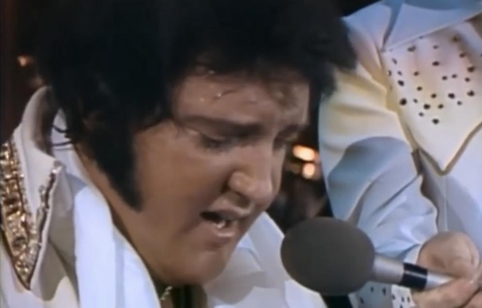 Si aun no eras fan de Elvis, esta actuación poco antes de morir te convertirá al instante