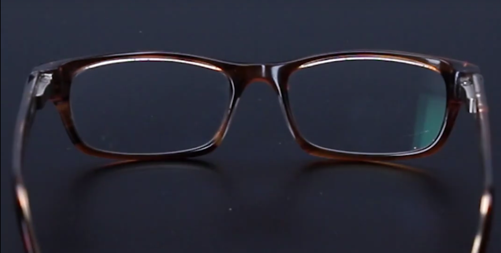Evita que tus gafas se empañen utilizando este sencillo truco, ¡funciona!