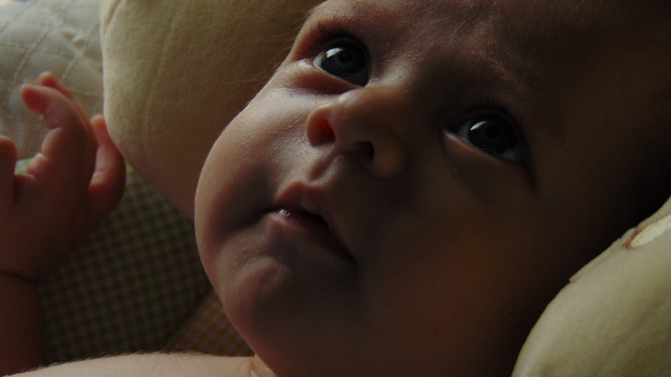 ¿Porqué es importante la limpieza nasal del bebé durante la lactancia?