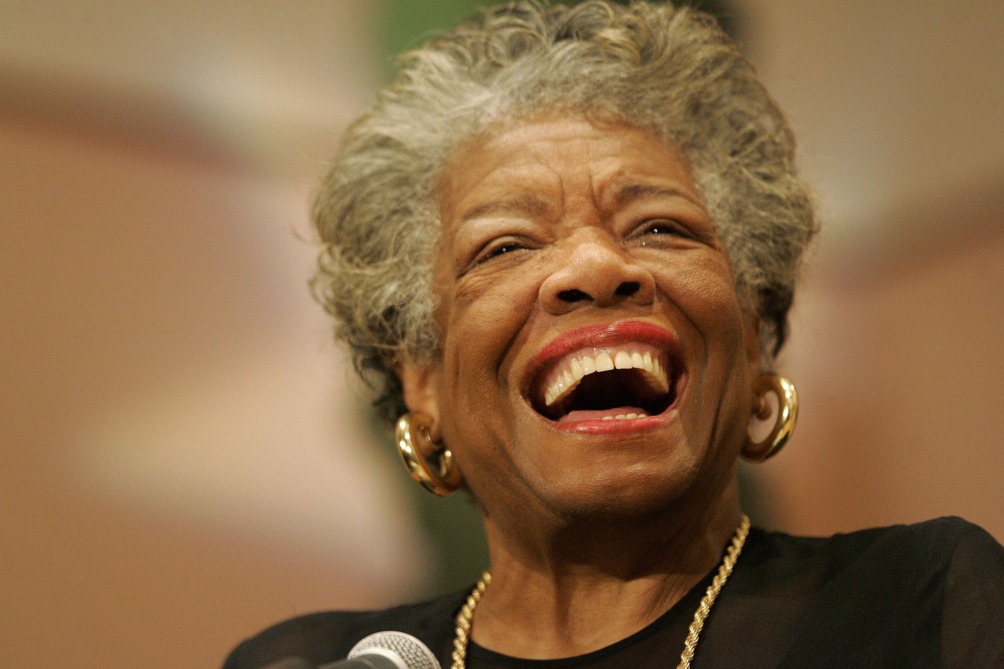11 maneras de ser una mejor mujer según Maya Angelou 