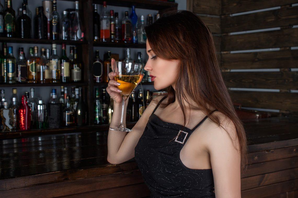 No tomar alcohol podría ocasionar demencia en las mujeres