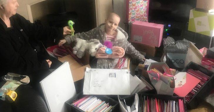 Chica que batalla contra el cáncer recibe 3.000 tarjetas de cumpleaños de desconocidos de todo el mundo