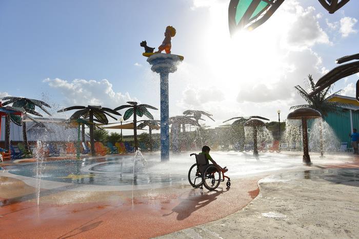 Parque acuático para personas discapacitadas Casas Increibles 