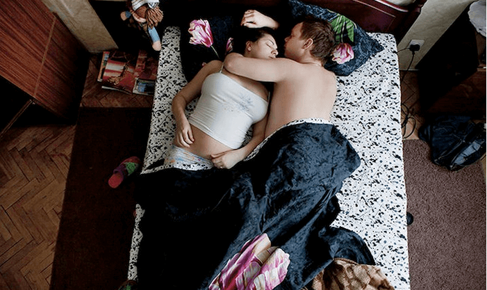 Fotografías íntimas de parejas embarazadas nos muestran una bonita cara desconocida de la gestación