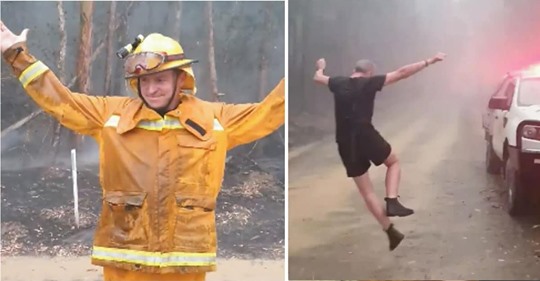 Por fin llueve en Australia tras semanas de fuertes incendios. Bomberos festejan bailando