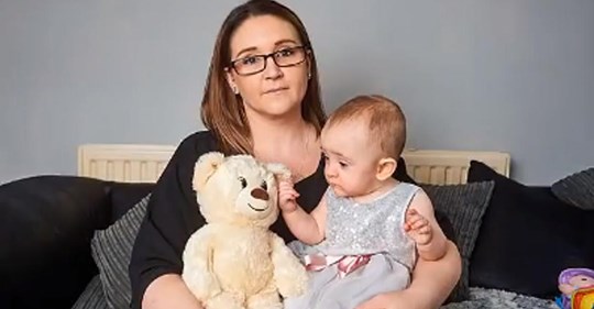 Una madre cree que la gemela que se encajó en el canal de parto se sacrificó para salvar la vida de su hermana
