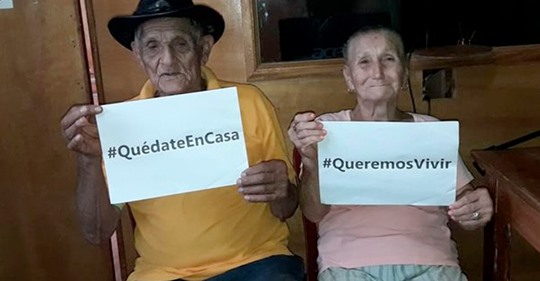 “Queremos vivir”: dos abuelitos piden a la gente que se quede en su casa