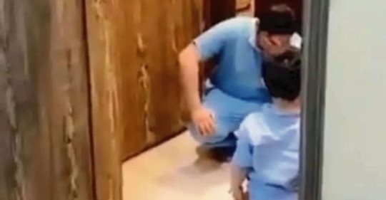 Doctor se derrumba en llanto tras negarle un abrazo a su hijo por coronavirus