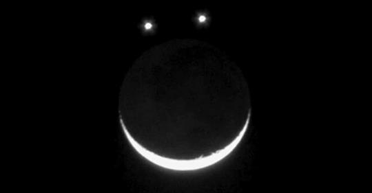 Venus , Júpiter y la Luna se alinearan para formar una cara feliz desde el cielo