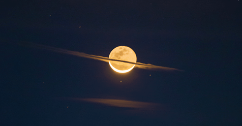 Fotógrafo captura “La noche que la Luna se vistió de Saturno”