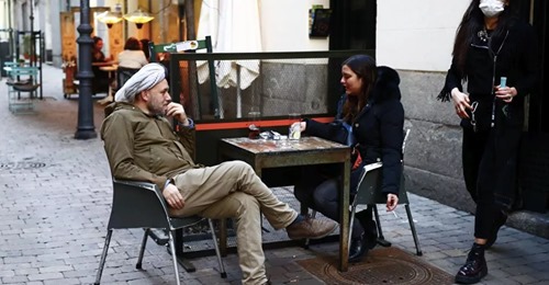 Madrid permite ya mesas de seis personas en las terrazas de bares y restaurantes