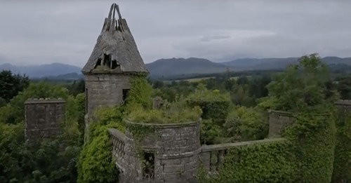Adéntrate en este magnífico castillo abandonado en Escocia