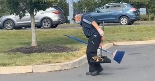 Hacen llorar al abuelito que trabaja de sol a sol limpiando en un McDonald’s