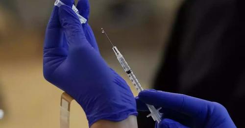 Sanidad confirma la tercera dosis de la vacuna contra el coronavirus