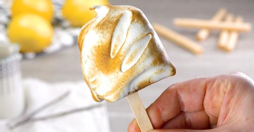 Tarta de queso y limón en un helado