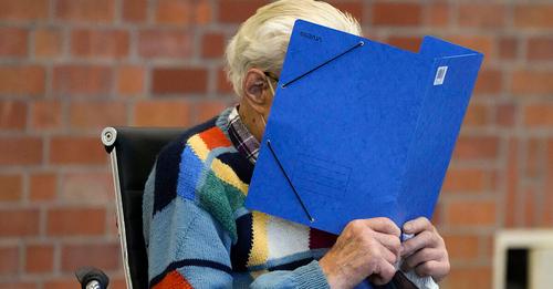 El anciano de 100 años juzgado en Alemania por crímenes nazis no hablará ante el tribunal