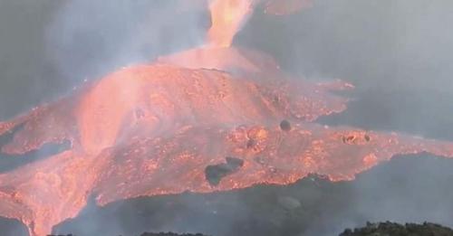 La situación en La Palma, a peor: Desbordada una colada de lava del cono principal
