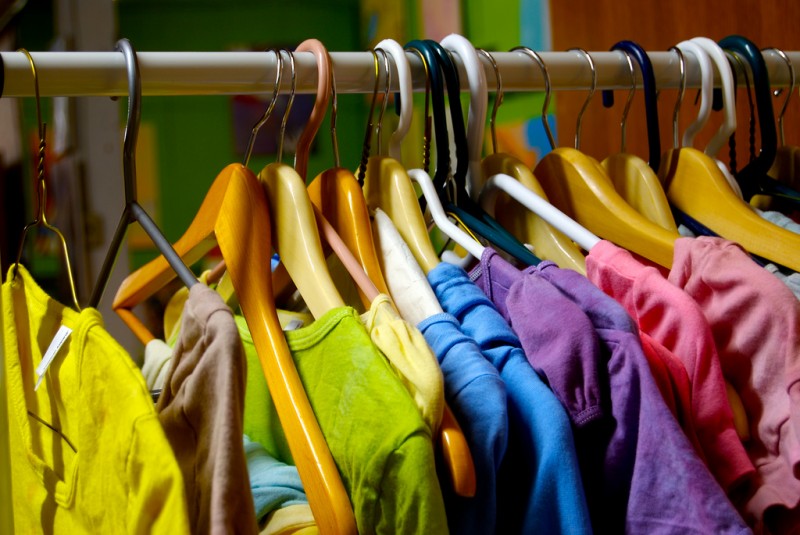 10 trucos del vinagre para lavar la ropa de manera eficaz y económica