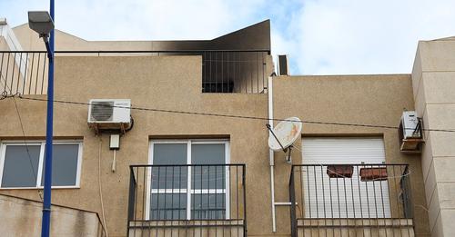 La Policía cree que la mujer de Almería mató a sus dos hijos y se suicidó incendiando su casa