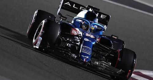 Fernando Alonso sube a pulso al podio de Losail