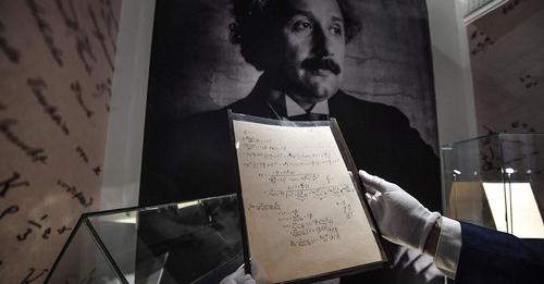 Vendido por 11,6 millones de euros un borrador de la Teoría de la Relatividad de Albert Einstein