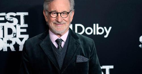 Steven Spielberg no subtitulará los diálogos en español en la nueva West Side Story por 'respeto'