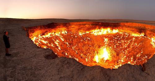 “La puerta del infierno” no es natural, lleva ardiendo 50 años por un error humano
