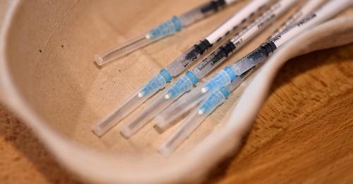 El ECDC advierte de que la vacuna no frena a ómicron y pide medidas drásticas