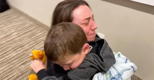 Mujer adopta a un niño y resulta ser el hijo que perdió 10 años atrás