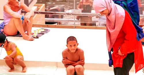 Francia prohíbe el burkini en las piscinas públicas en nombre de la igualdad