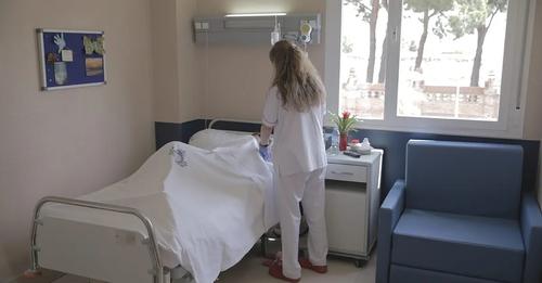 Un sanitario fallece tras recibir una patada en los testículos en un hospital de Madrid: 'Nunca le atendió un médico'